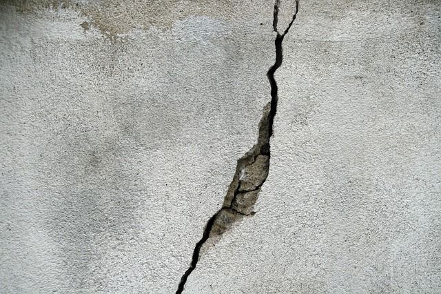 Wall cracks